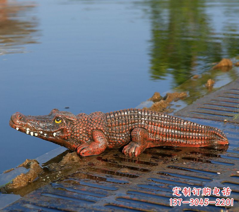 运城玻璃钢仿真鳄鱼园林水景景观动物雕塑