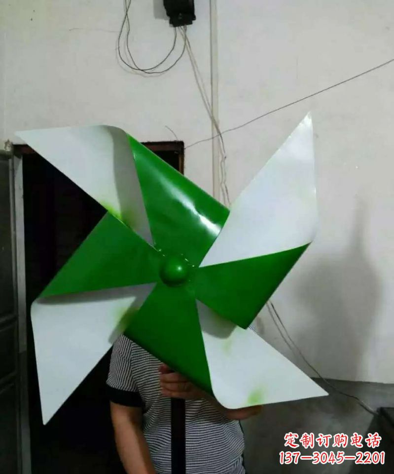 运城不锈钢彩色风车雕塑