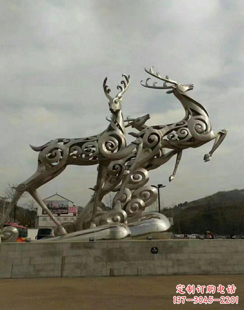 运城不锈钢城市祥云浮雕梅花鹿雕塑