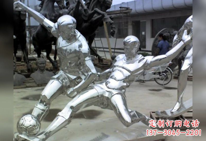 运城不锈钢抽象踢足球的人物雕塑