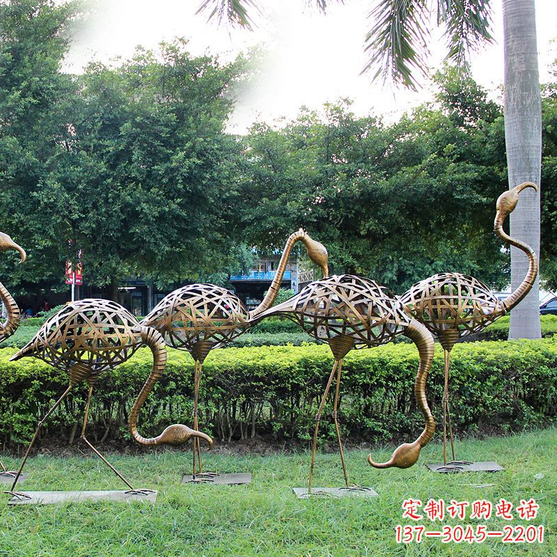 运城不锈钢抽象网格仙鹤,公园草坪动物雕塑摆件
