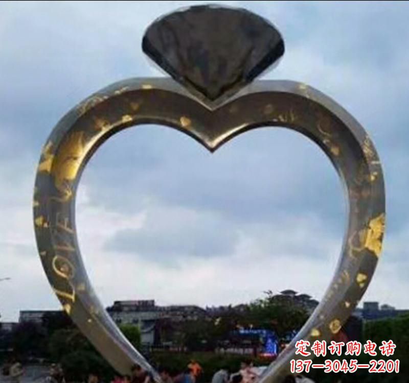 运城不锈钢创意戒指雕塑
