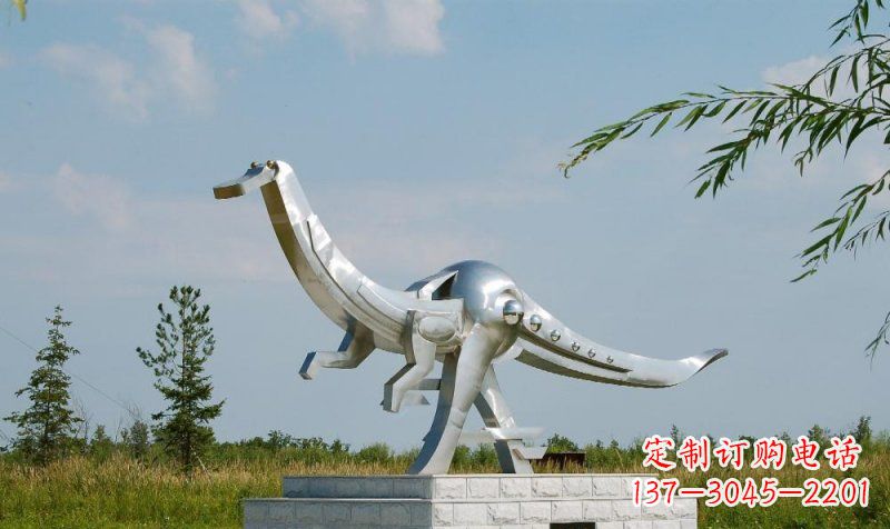 运城不锈钢公园动物鸭嘴龙雕塑