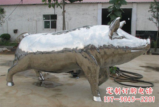 运城不锈钢公园动物猪雕塑