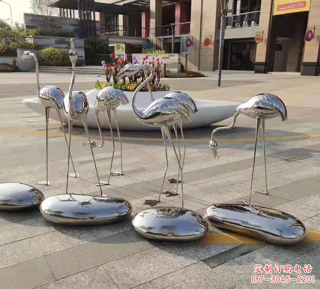 运城不锈钢公园镜面鹅卵石火烈鸟雕塑