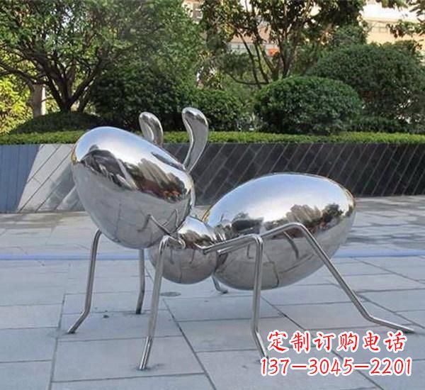 运城不锈钢公园镜面蚂蚁雕塑