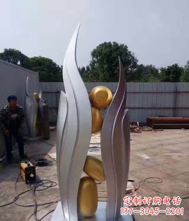 运城不锈钢广场翅膀雕塑1