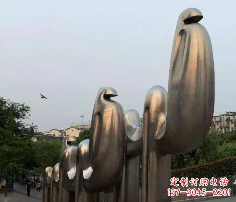 运城不锈钢广场抽象骆驼雕塑
