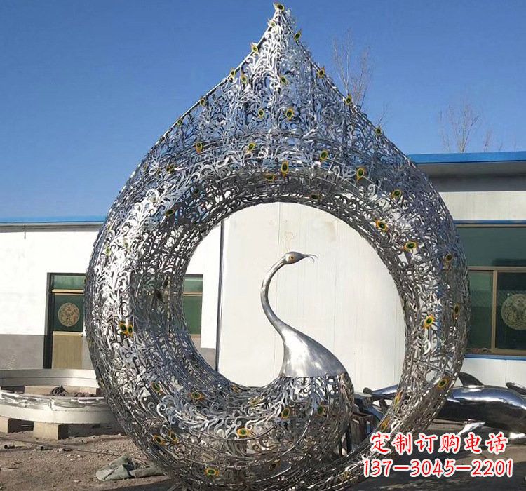 运城不锈钢广场抽象镂空孔雀雕塑