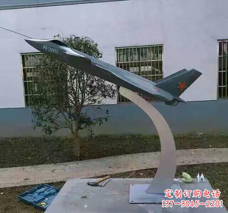运城不锈钢广场飞机雕塑