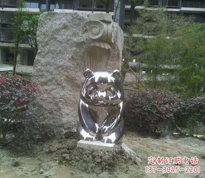 运城不锈钢户外熊猫雕塑