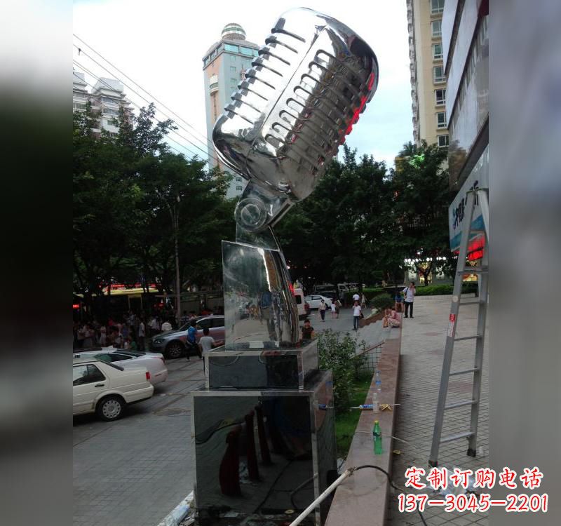 运城不锈钢话筒雕塑高贵而又精致