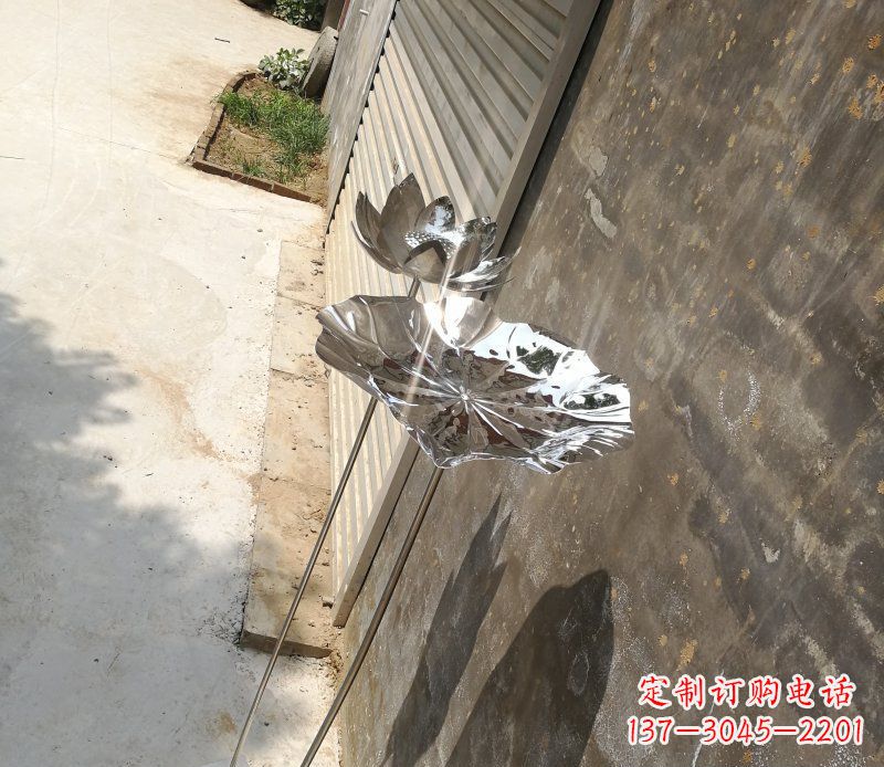 运城不锈钢镜面荷花荷叶公园雕塑