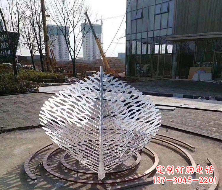 运城不锈钢镂空锻造树叶雕塑