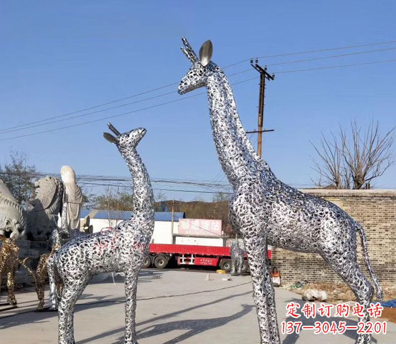 运城不锈钢镂空动物长颈鹿雕塑