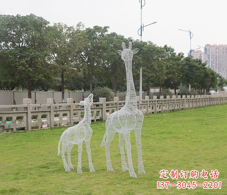 运城精美的不锈钢长颈鹿雕塑