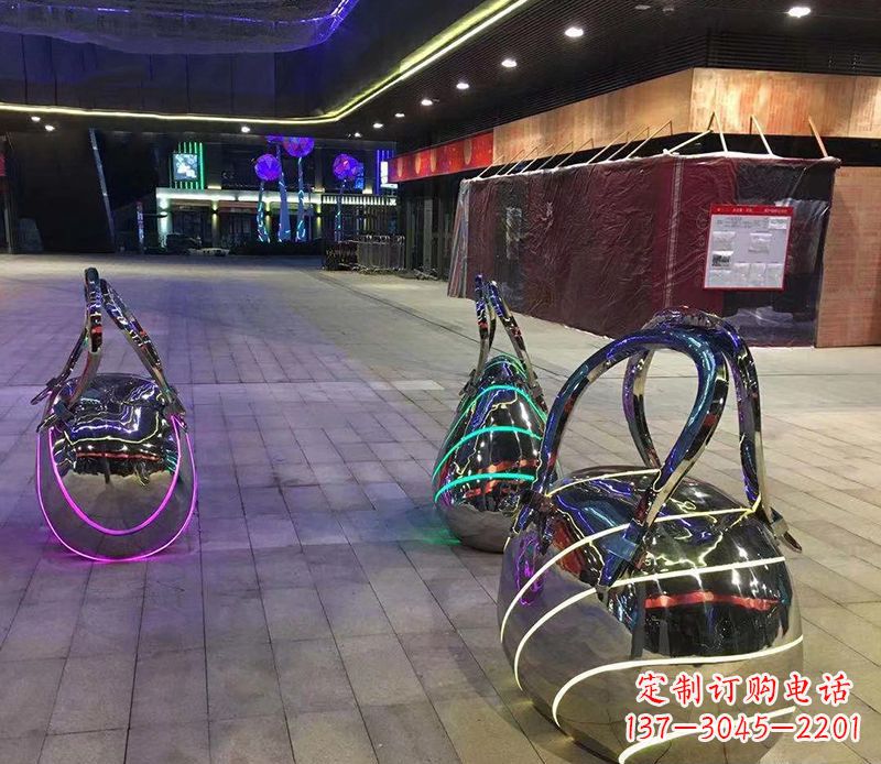 运城不锈钢手提包雕塑