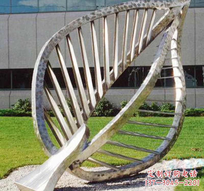 运城不锈钢树叶镂空景观雕塑精美而古朴