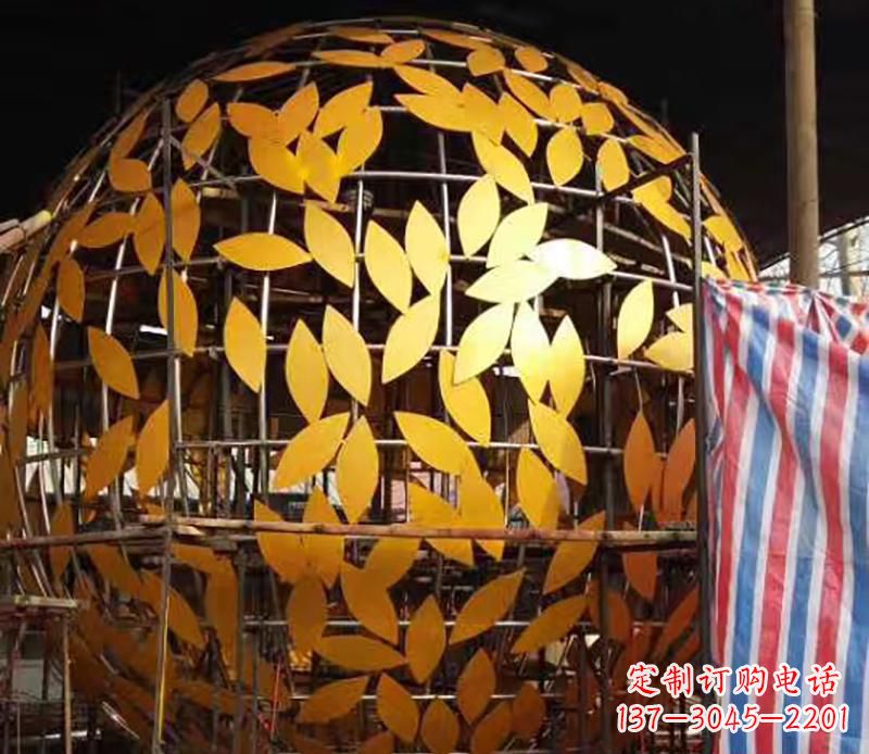 运城不锈钢树叶镂空球景观雕塑