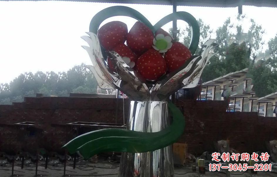 运城不锈钢水果草莓雕塑