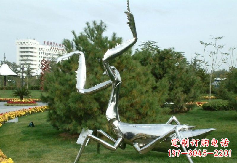 运城不锈钢螳螂雕塑2