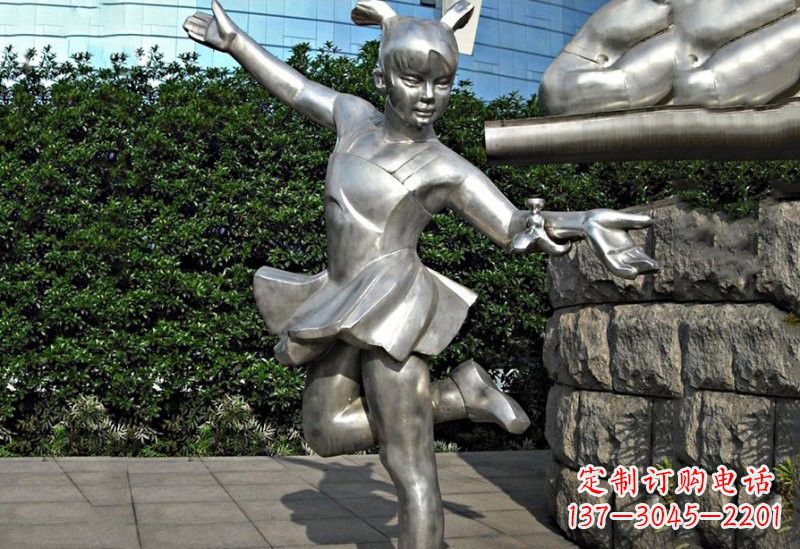 运城不锈钢踢毽子的小女孩雕塑
