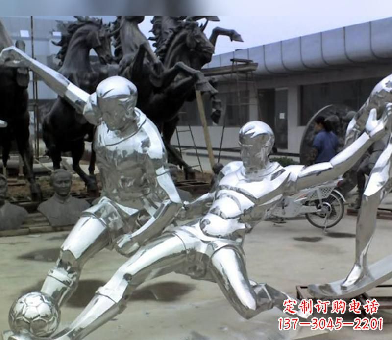 运城不锈钢踢足球的人物运动雕塑