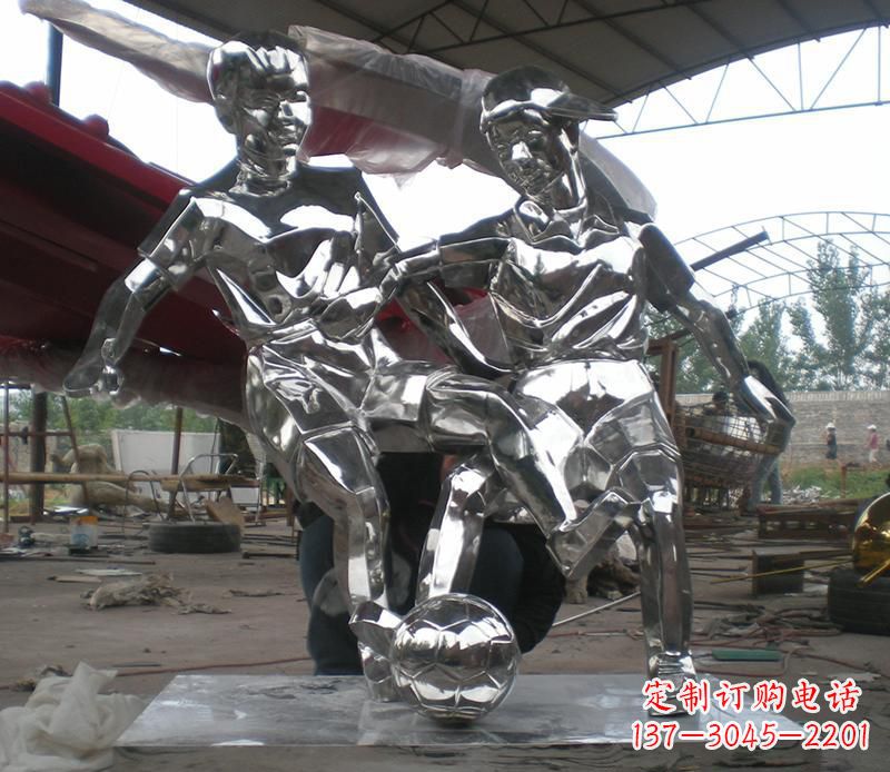 运城不锈钢踢足球运动雕塑