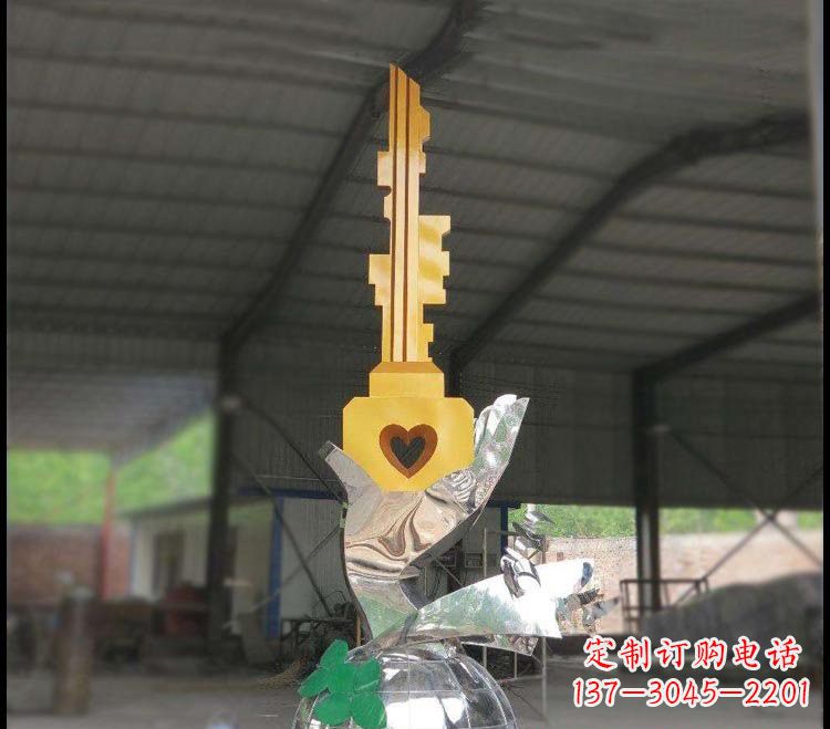 运城不锈钢校园手托钥匙雕塑