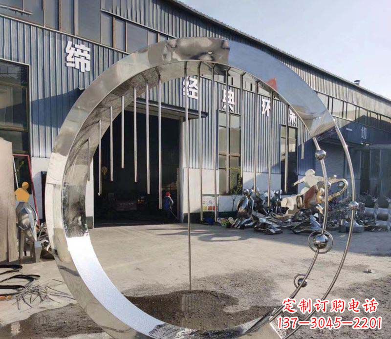 运城不锈钢旋转流水圆环雕塑