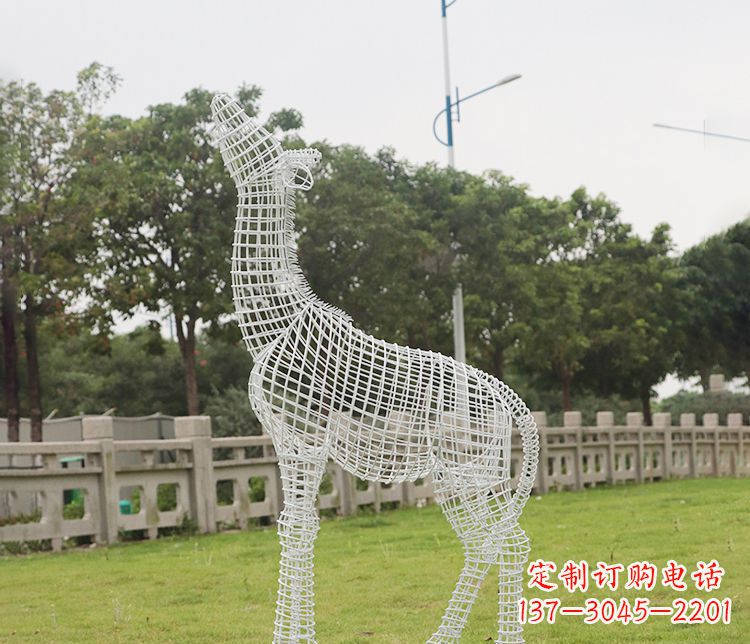 运城不锈钢园林镂空长颈鹿雕塑