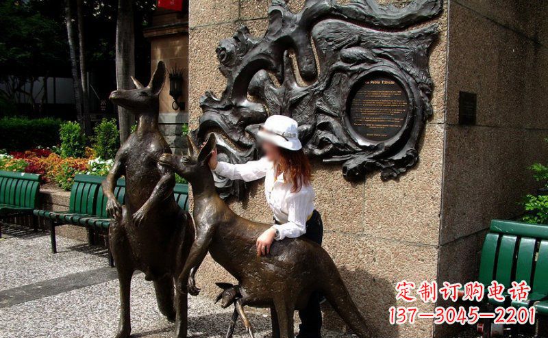 运城步行街袋鼠景观铜雕
