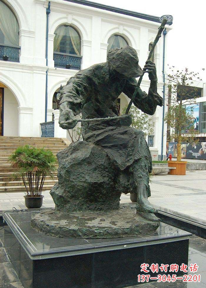 运城节奏轻快的二胡雕塑