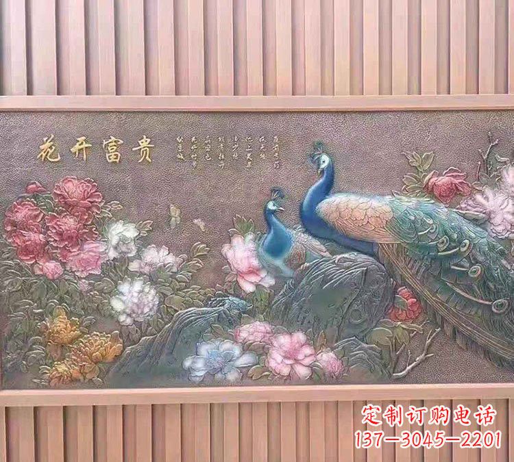 运城锻铜孔雀雕塑——精致而神奇的艺术品