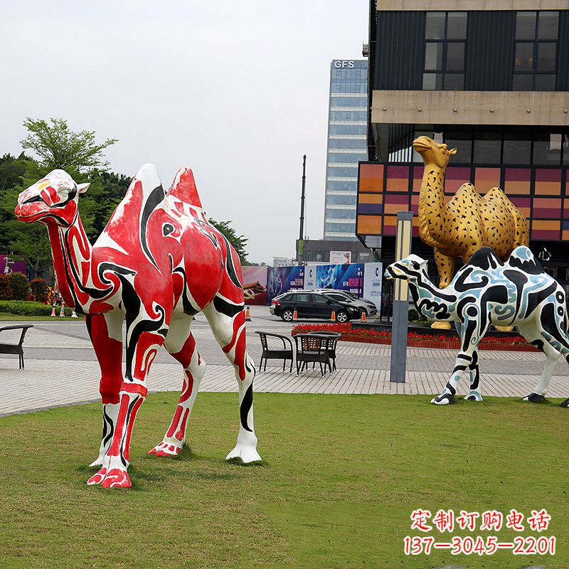 运城彩绘骆驼不锈钢雕塑-城市园林动物景观雕塑摆件