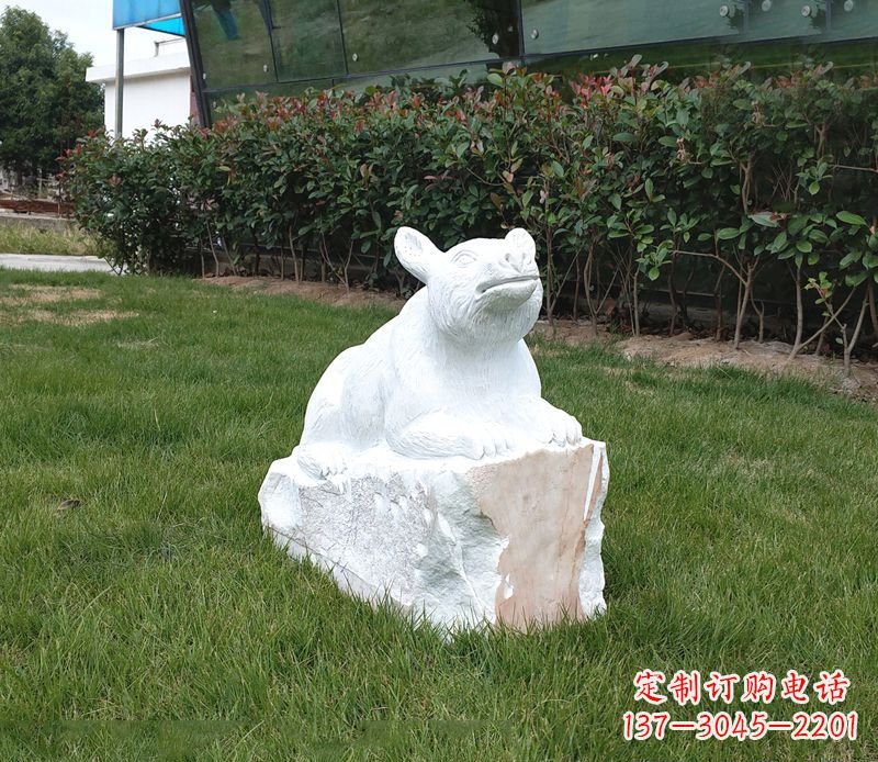 运城草丛狗熊石雕