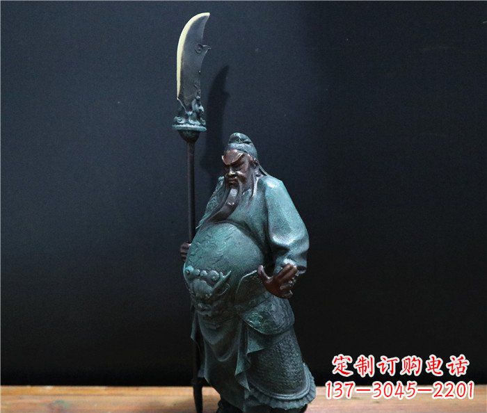 运城持刀关公玻璃钢仿铜人物雕塑
