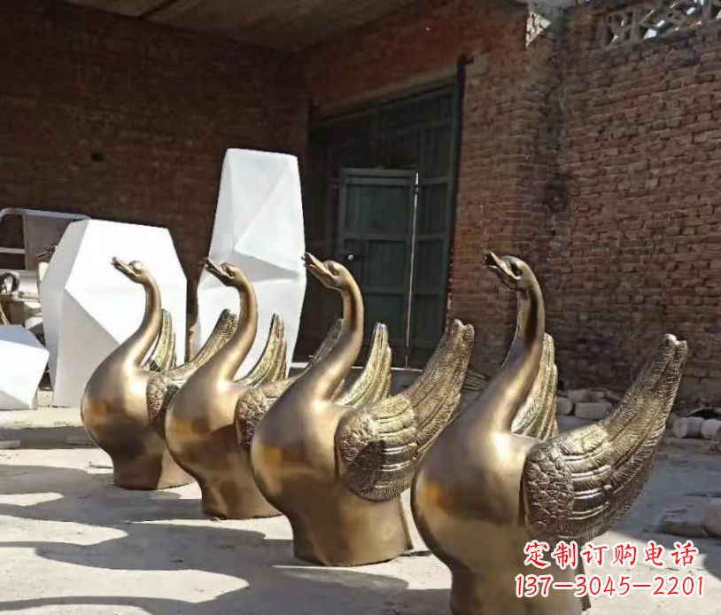 运城抽象广场天鹅铜雕
