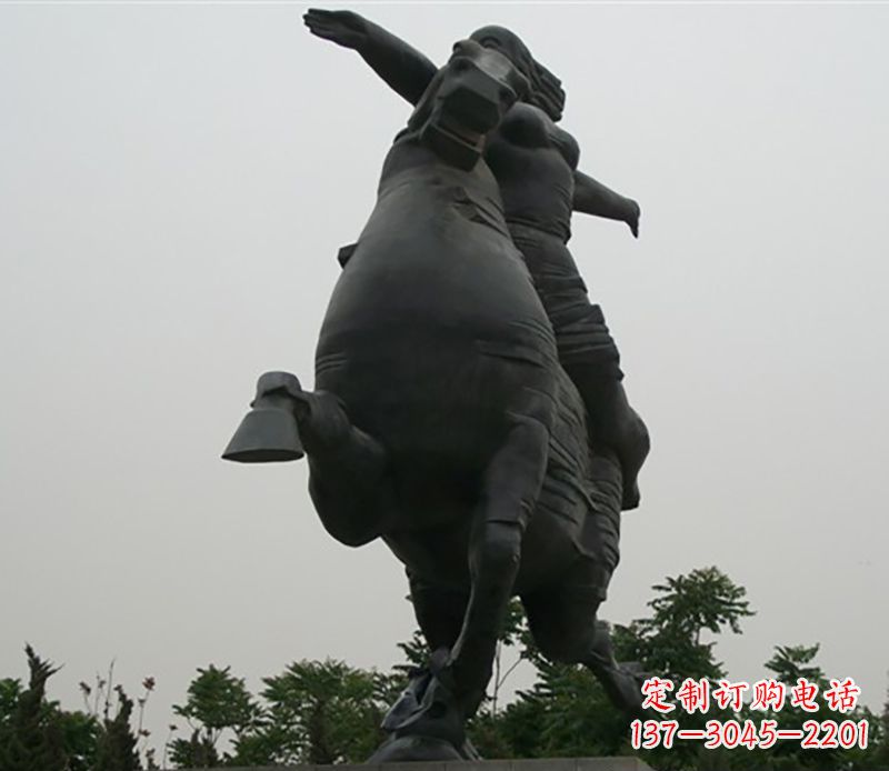 运城穿越时空铜人骑马铜雕