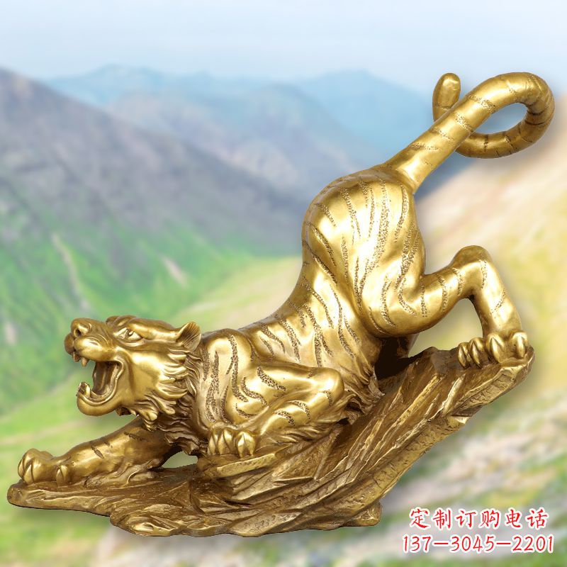运城纯铜鎏金老虎下山雕塑,生肖虎动物雕塑摆件