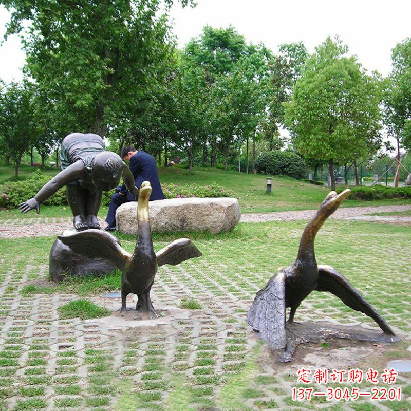 运城纯铜天鹅雕塑精美的艺术品
