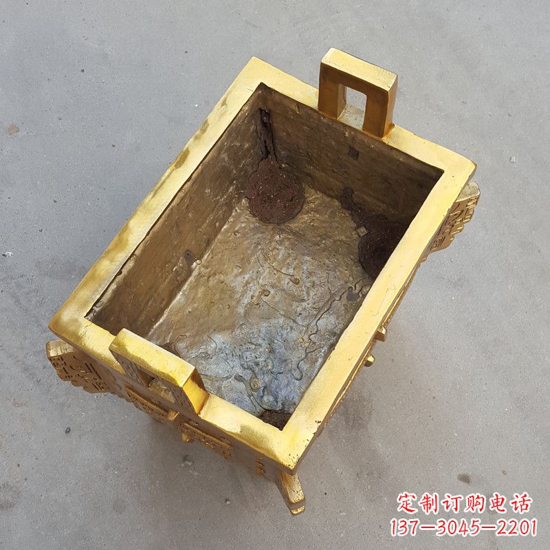 运城纯铜铸造金色香炉鼎