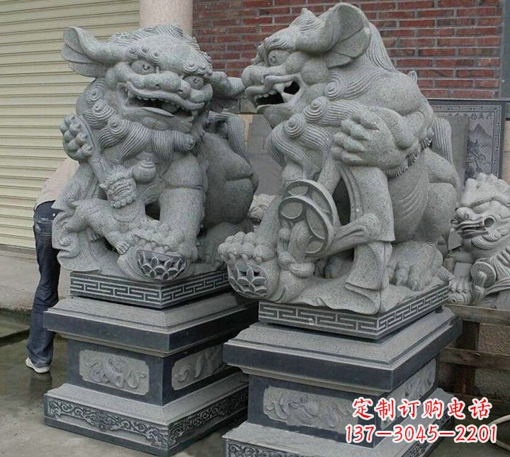 运城大理石南方狮子献钱狮雕塑