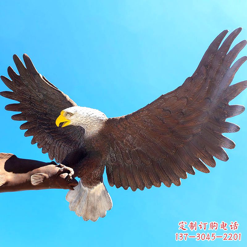 运城大型仿真老鹰玻璃钢雕塑