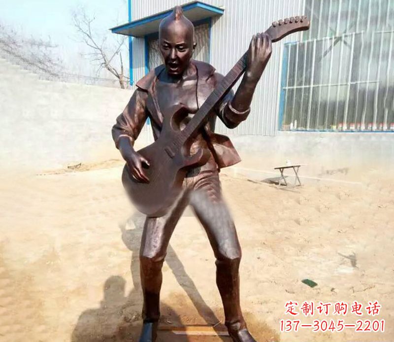 运城弹吉他的公园人物铜雕