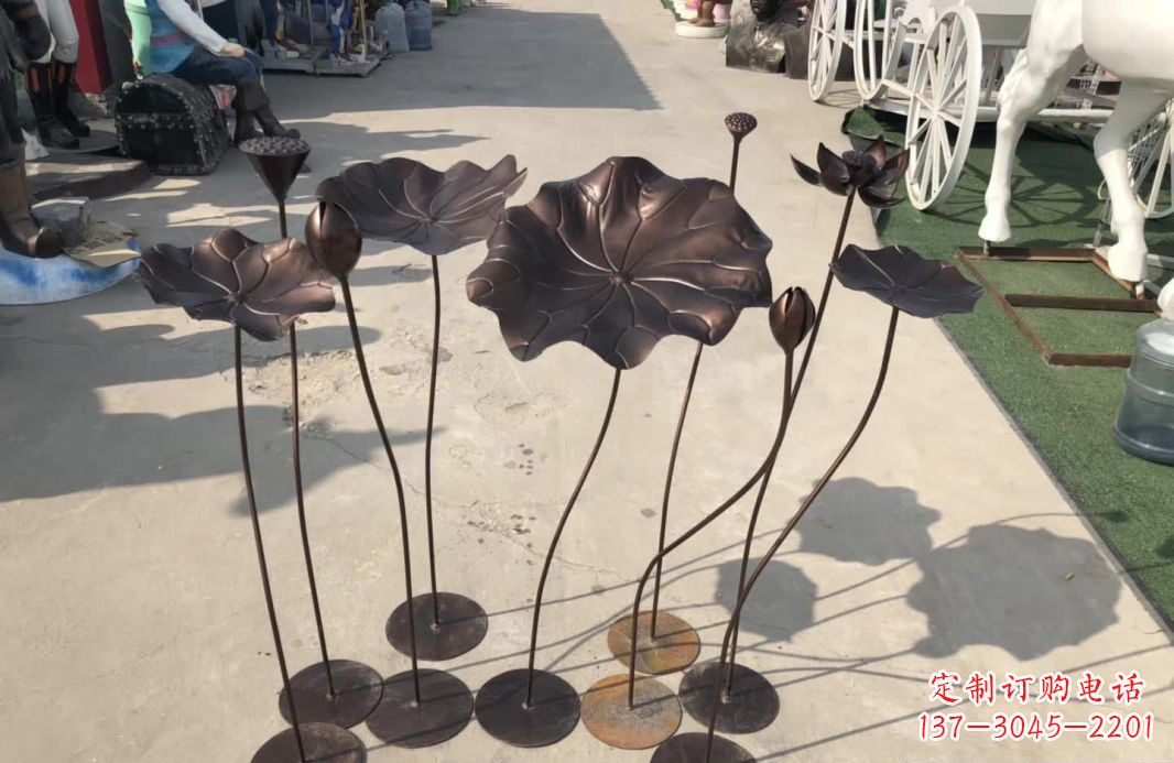 运城锻铜园林荷花铜雕塑
