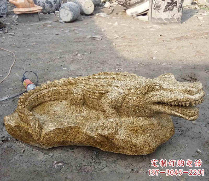 运城鳄鱼动物石雕