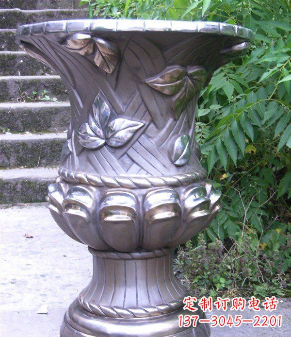运城仿铜花盆玻璃钢景观雕塑