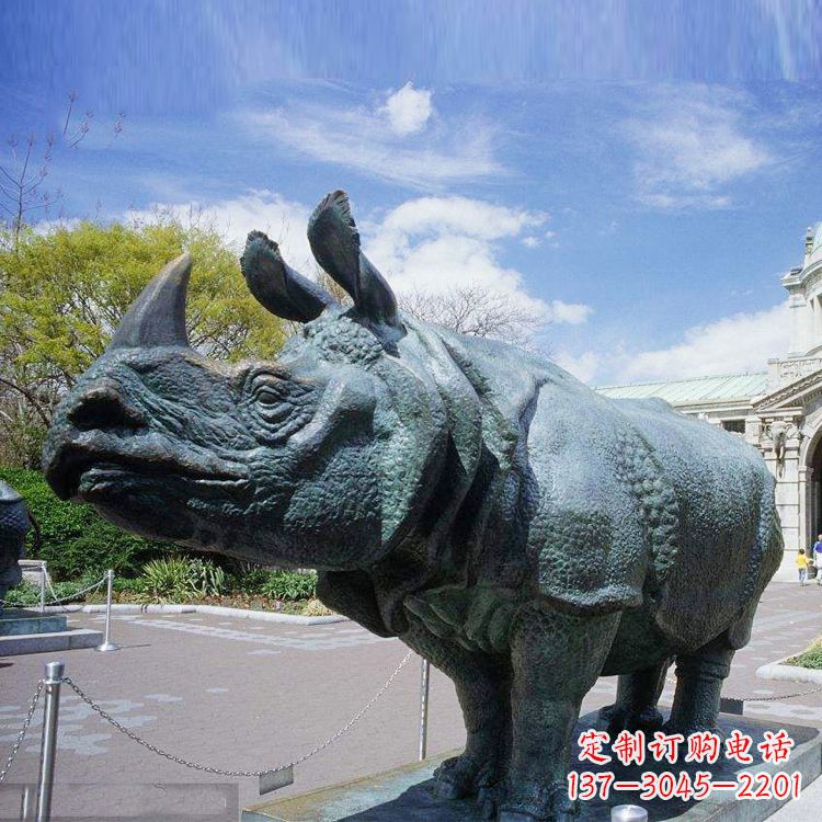 运城仿真犀牛铜雕-公园园林动物雕塑摆件
