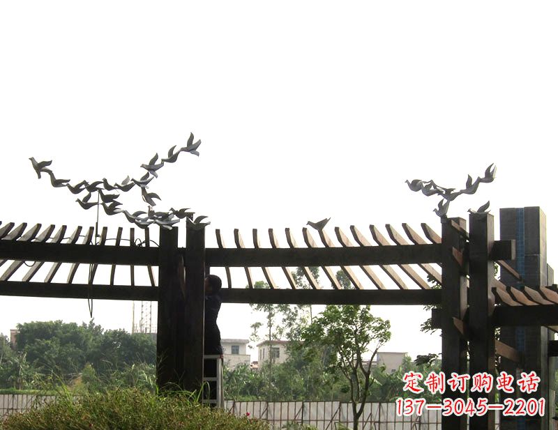 运城飞翔美景·鸽子雕塑